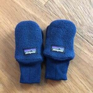Patagonia Baby Pita Pocket Mittens NWOT